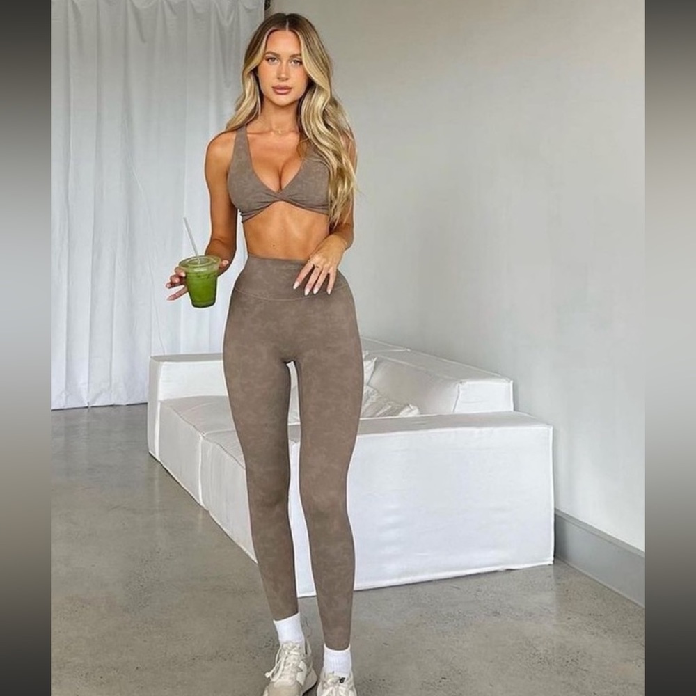 Crop shop boutique fade leggings in Mocha